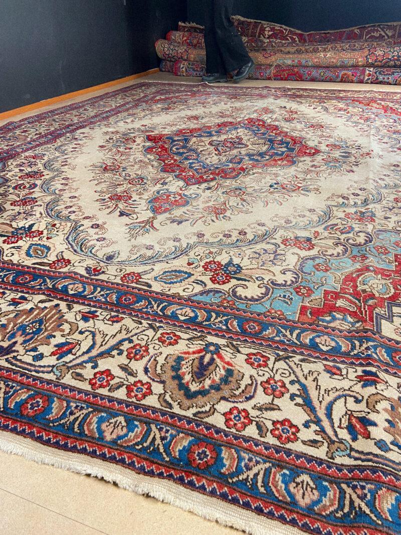 palatsikokoinen tabriz 1960 luvulta  417 x 323 cm