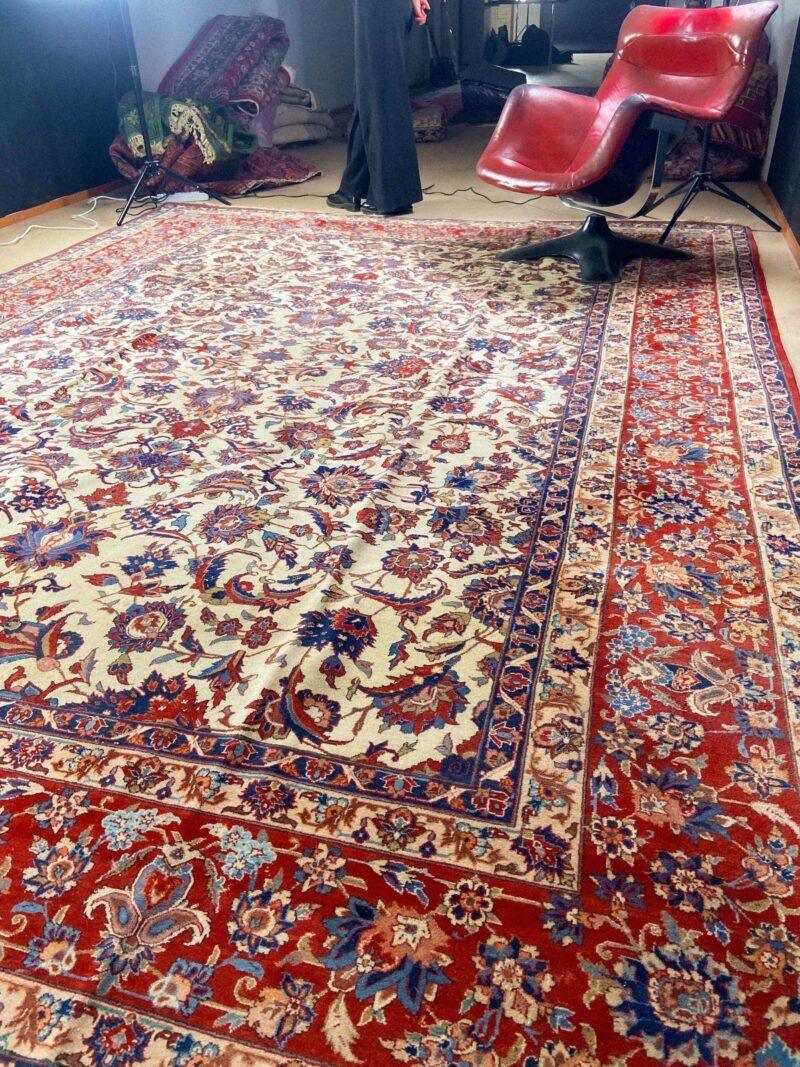 palatsikokoinen vaalea isfahan 1960 luvulta  405 x 305 cm