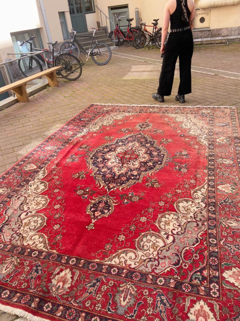 tyrmäävä tabriz 1970 luvulta 355 x 255 cm