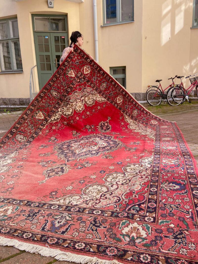 tyrmäävä tabriz 1970 luvulta 355 x 255 cm
