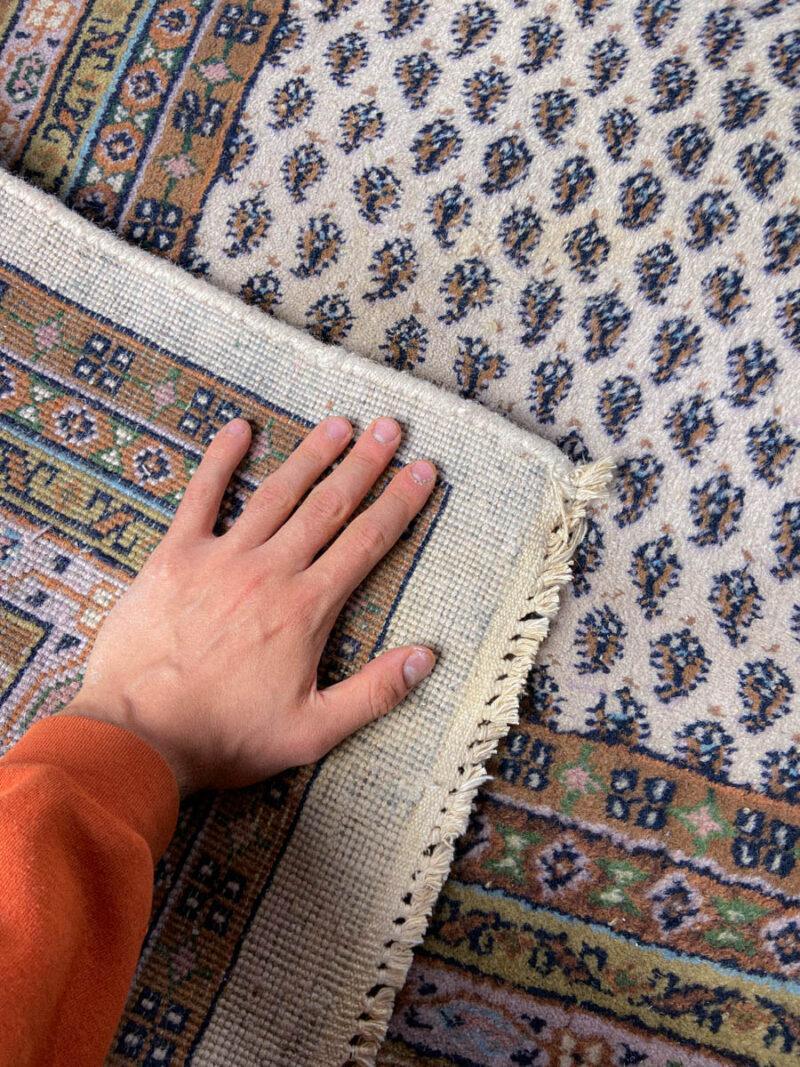 lähes neliönmallinen maanläheinen sarouk mir 305 x 260 cm