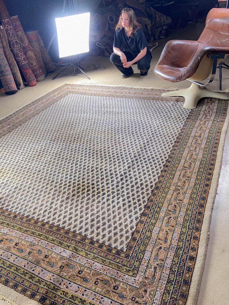 lähes neliönmallinen maanläheinen sarouk mir 305 x 260 cm