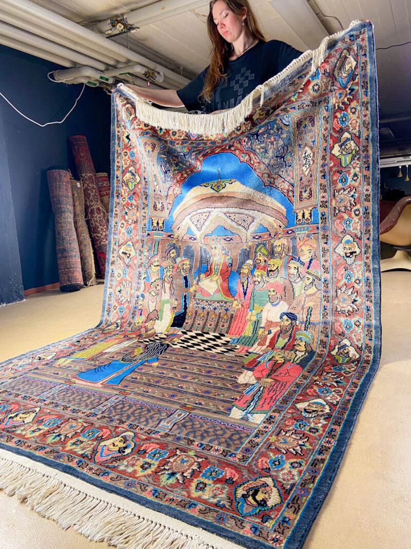 kuninkaallinen hovikohtausmatto silkillä 242 x 152 cm