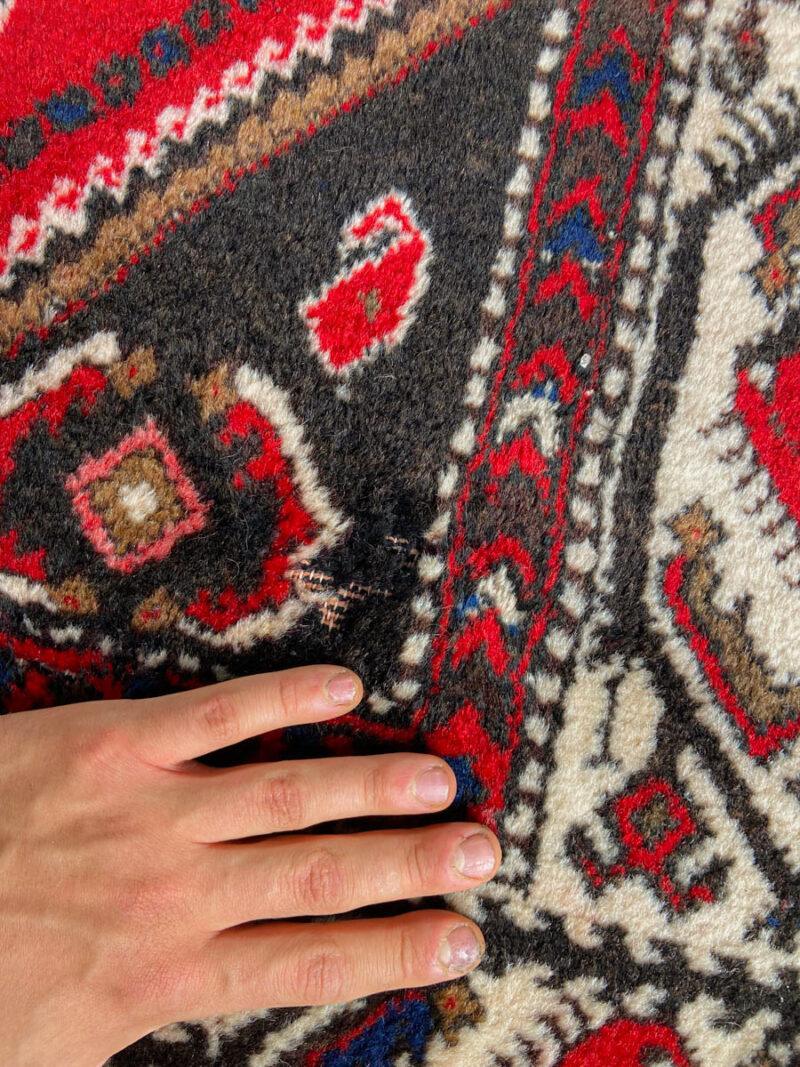 tyrmäävä malayer 1970 luvulta  330 x 225 cm