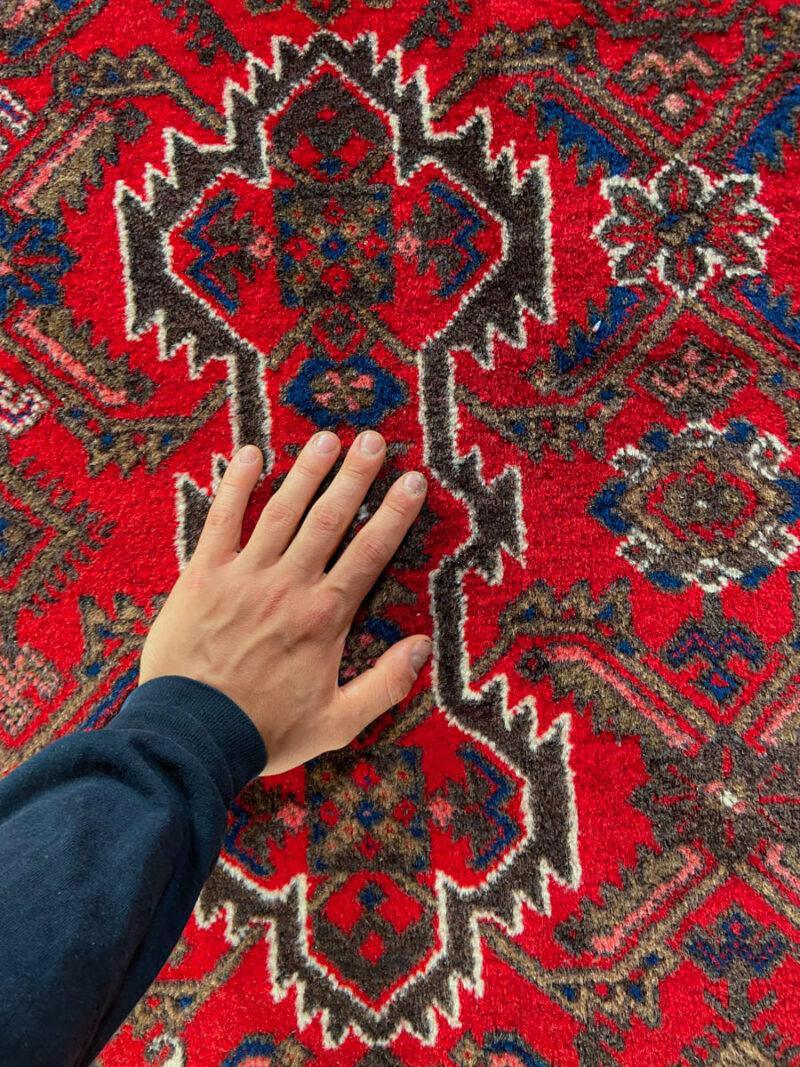tyrmäävä malayer 1970 luvulta  330 x 225 cm