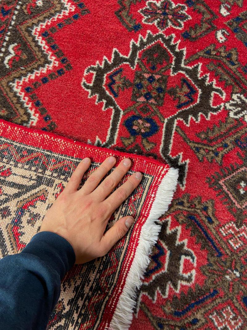 tyrmäävä malayer 1970 luvulta  330 x 225 cm