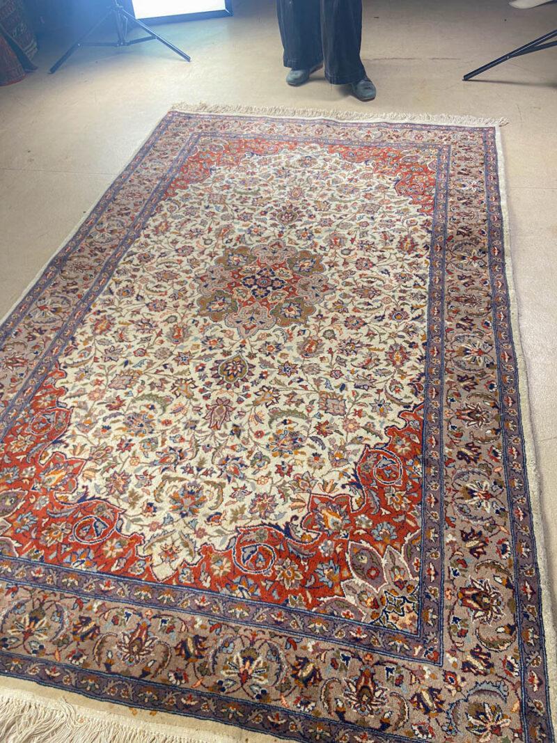 tyrmäävän yksityiskohtainen ghom (pesty) 225 x 140 cm