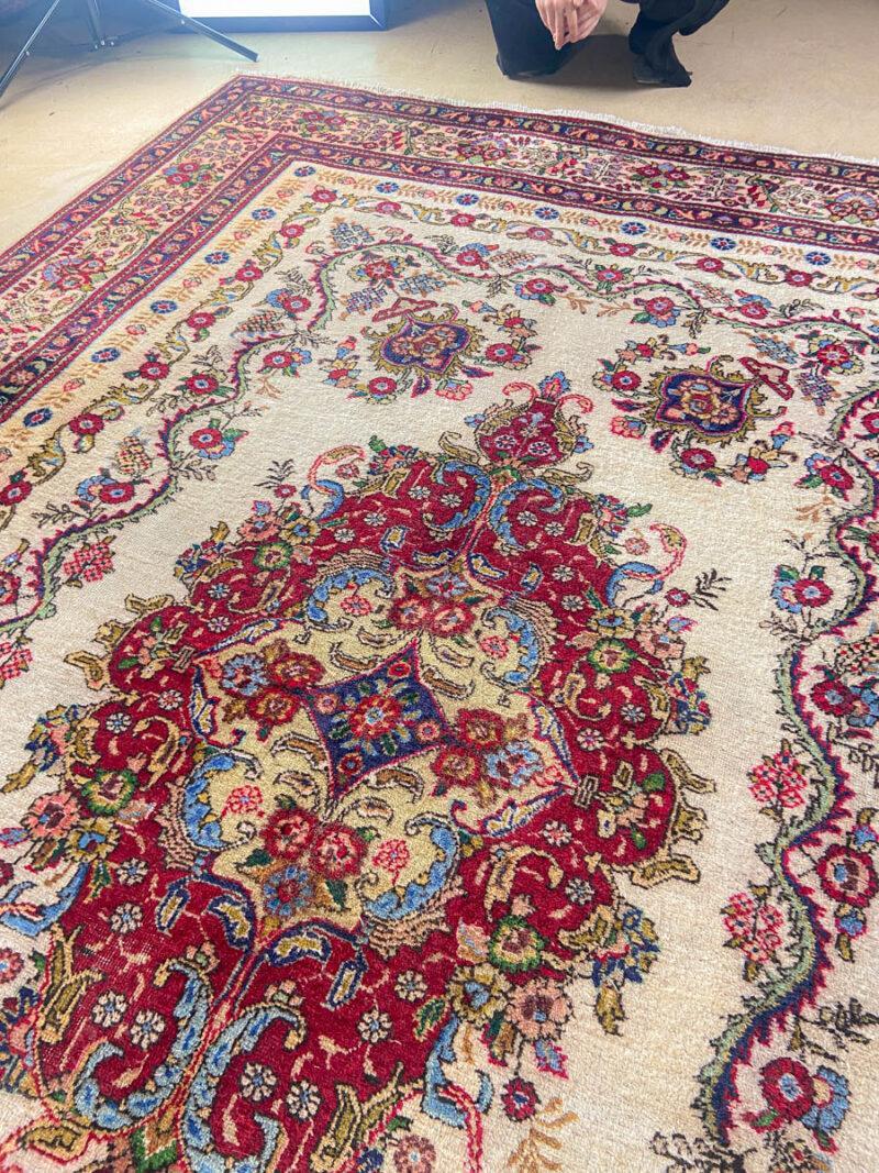 upean elegantti kukkais tabriz  325 x 225 cm