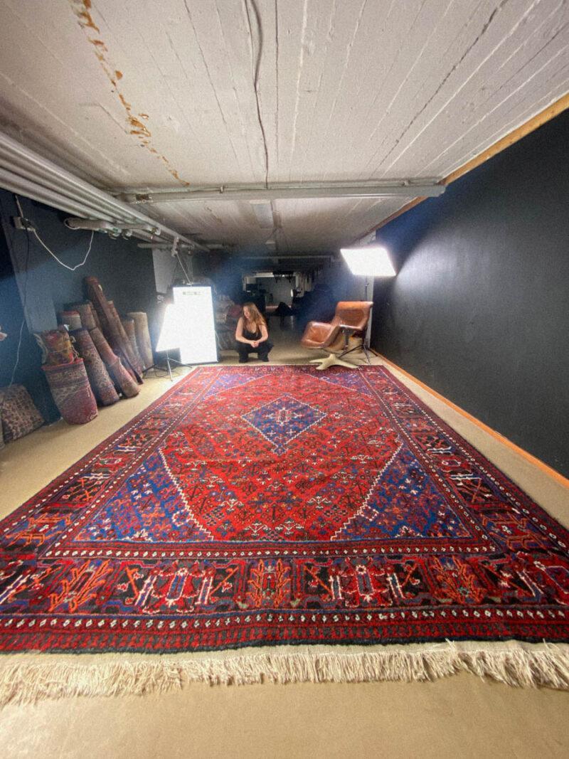 palatsikokoinen tyrmäävän tumma shiraz 383 x 277 cm