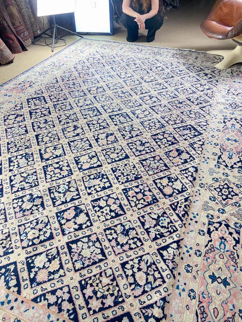 palatsikokoinen pastelli kasmir silkillä  370 x 240 cm