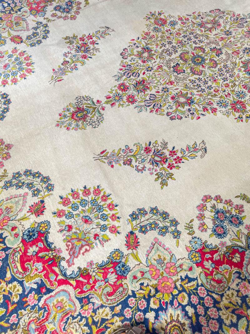 tyrmäävä palatsikokoinen pastelli kirman  375 x 275 cm