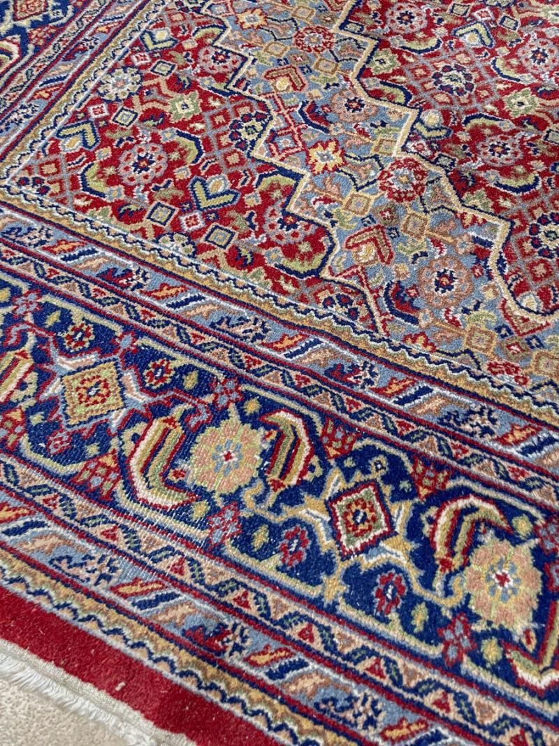 eläinteemainen kazakki silkillä  240 x 140 cm