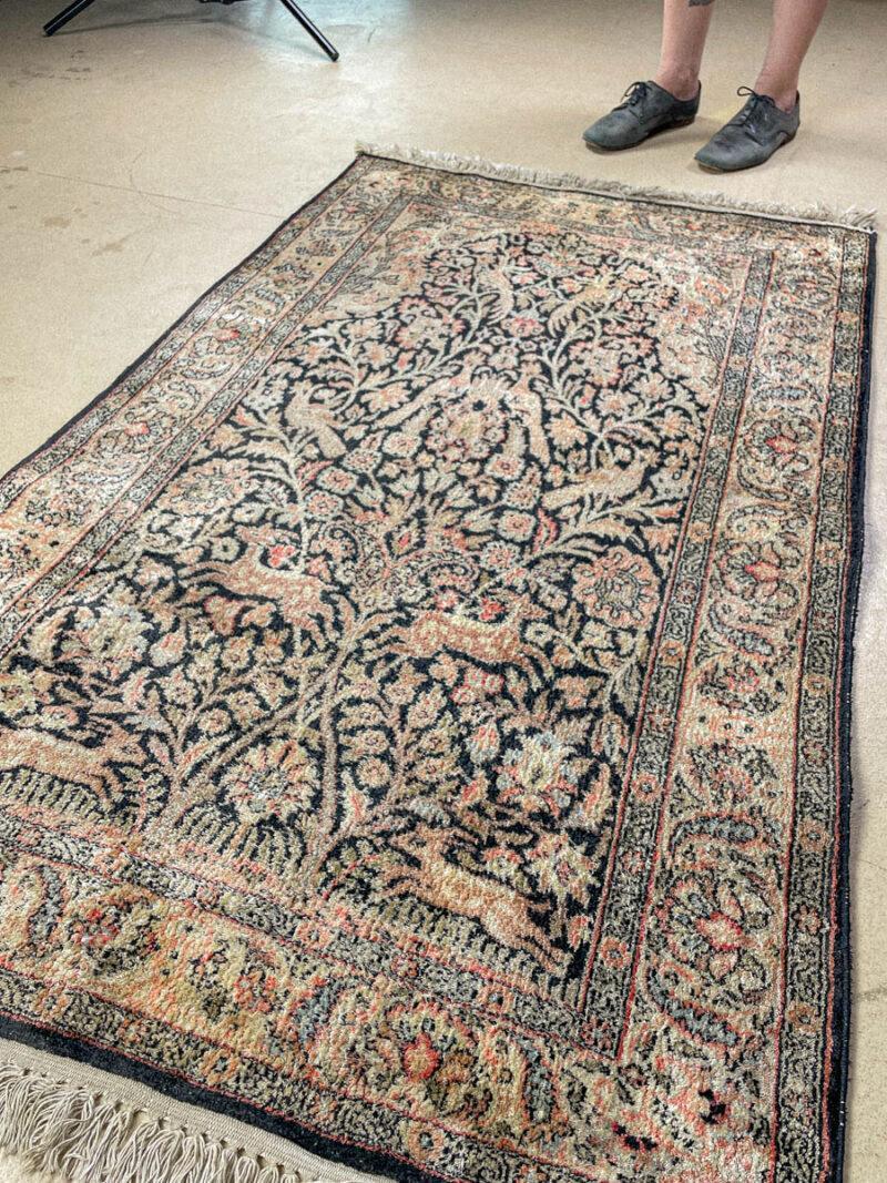 silkkimatto eläinteemainen paratiisi ghom 157 x 94 cm