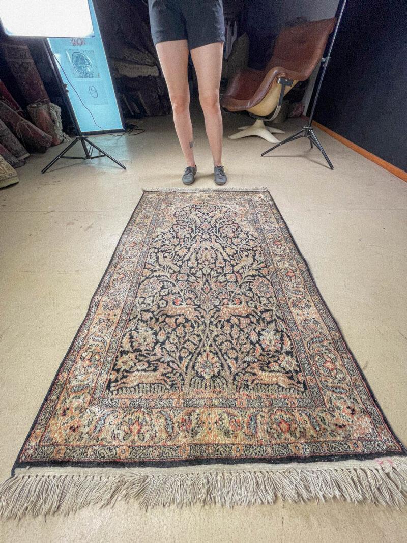 silkkimatto eläinteemainen paratiisi ghom 157 x 94 cm