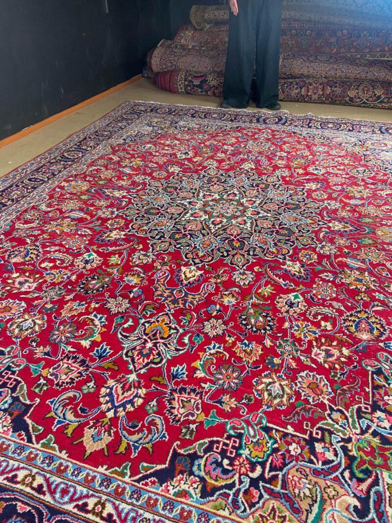 tyrmäävä palatsikokoinen keshan  370 x 285 cm (kopio)