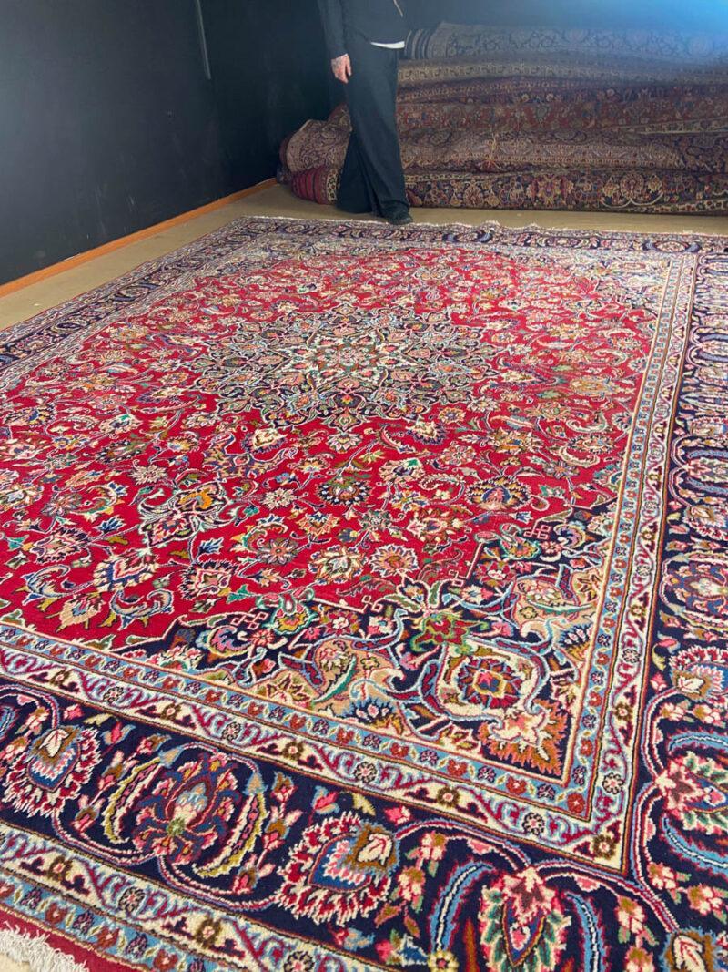 tyrmäävä palatsikokoinen keshan  370 x 285 cm (kopio)