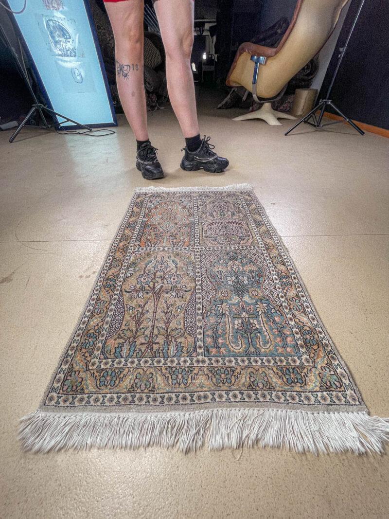 silkkimatto eläinteemainen paratiisi ghom 157 x 94 cm (kopio)