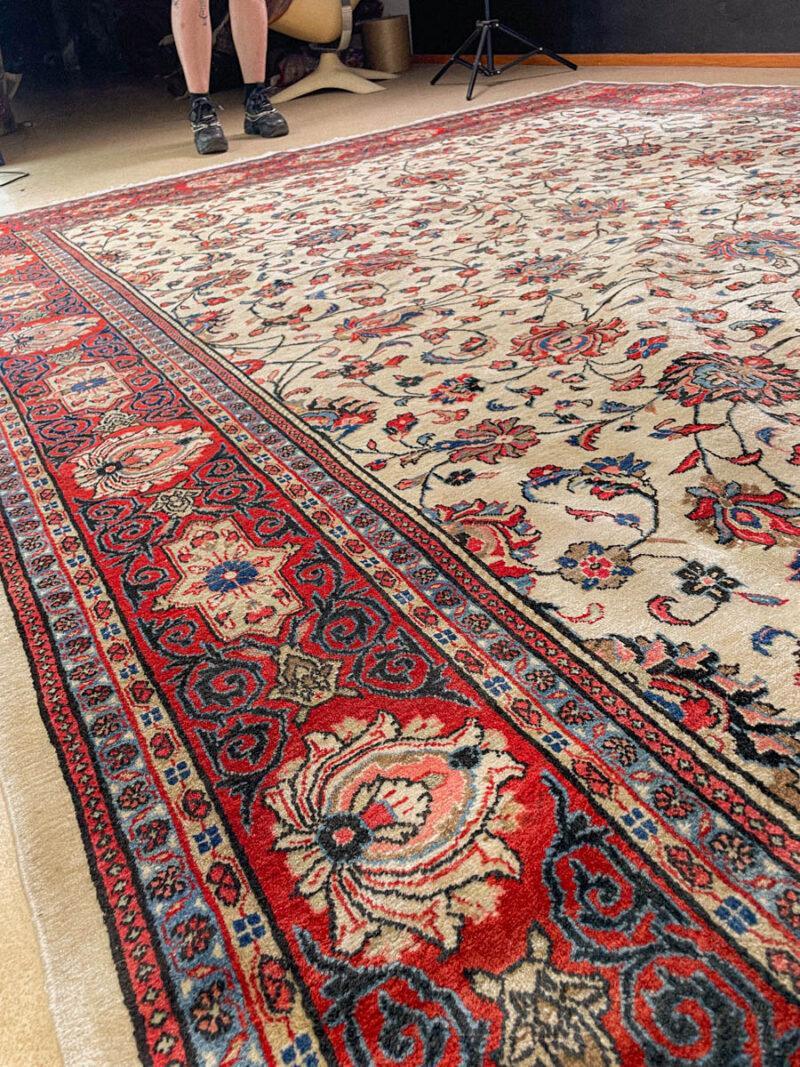 vaalea vintage sarouk 1970 luvulta 360 x 265 cm