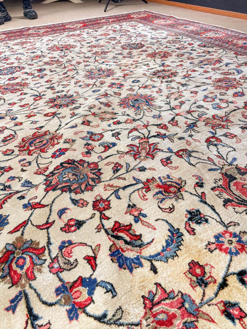 vaalea vintage sarouk 1970 luvulta 360 x 265 cm