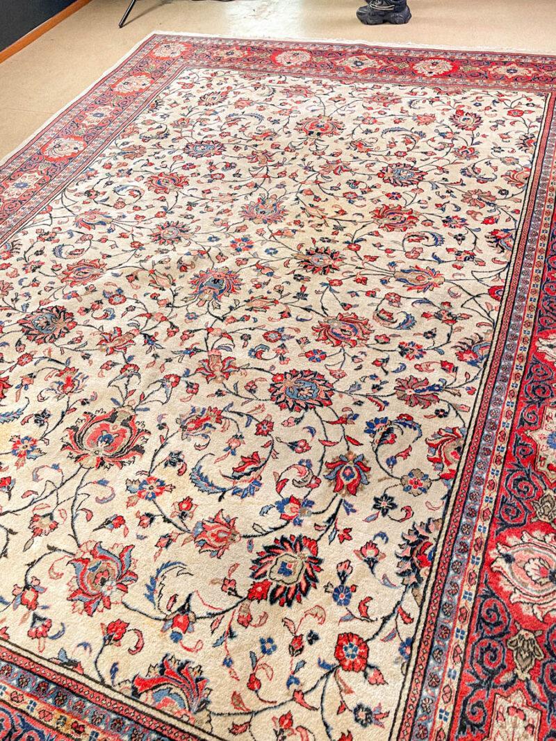 vaalea vintage sarouk 1970 luvulta 360 x 265 cm