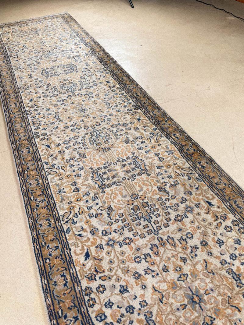 maanläheisen vaalea tabriz käytävämatto – 335 x 81 cm (kopio)