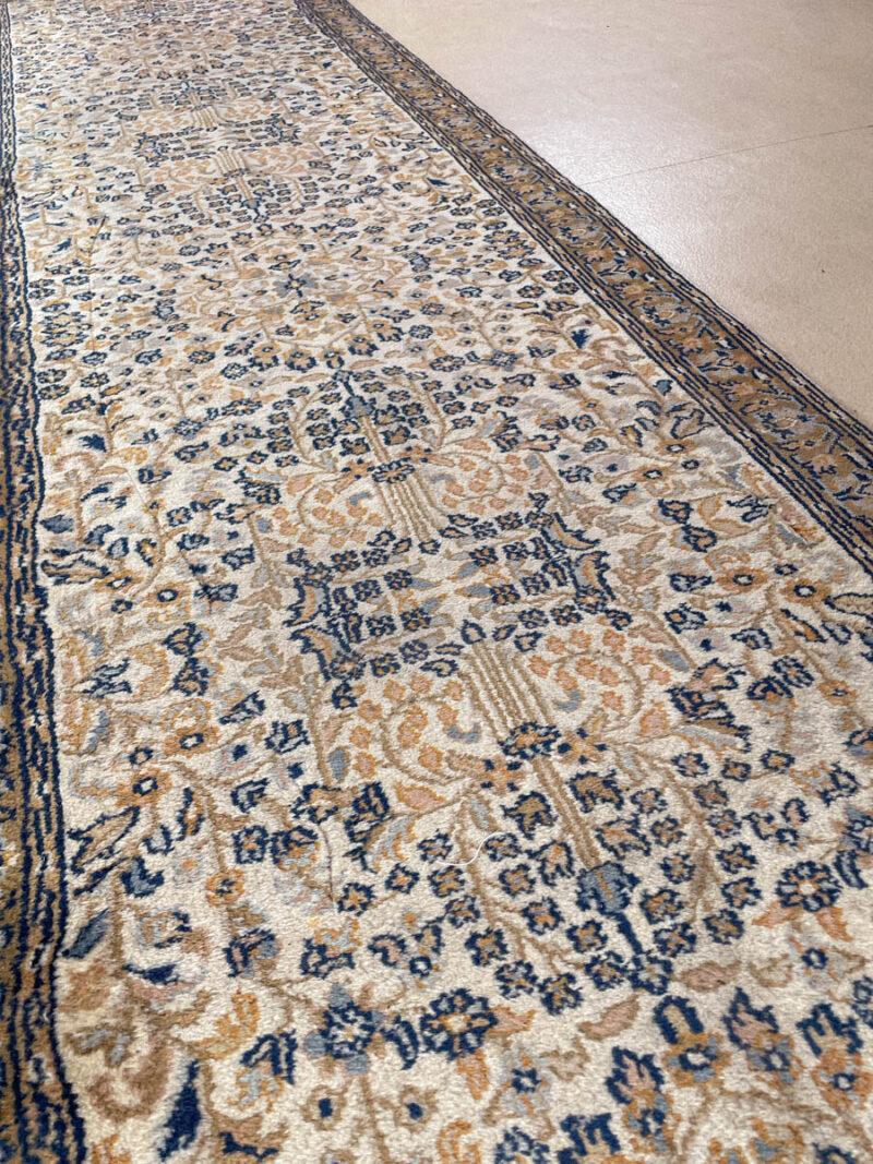 maanläheisen vaalea tabriz käytävämatto – 335 x 81 cm (kopio)