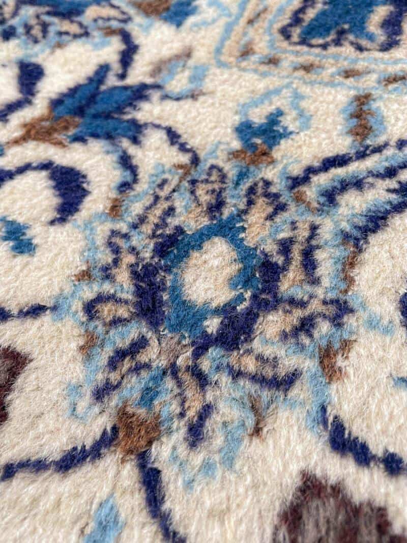 upean elegantti vaalea nain silkillä 300 x 200 cm