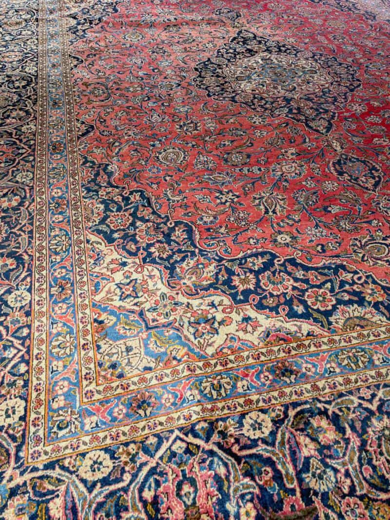tyrmäävä palatsikokoinen keshan 1970 luvulta  410 x 320 cm