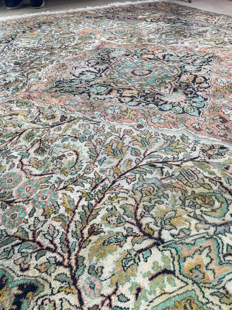silkkimatto vehmainen paratiisi ghom 345 x 237 cm