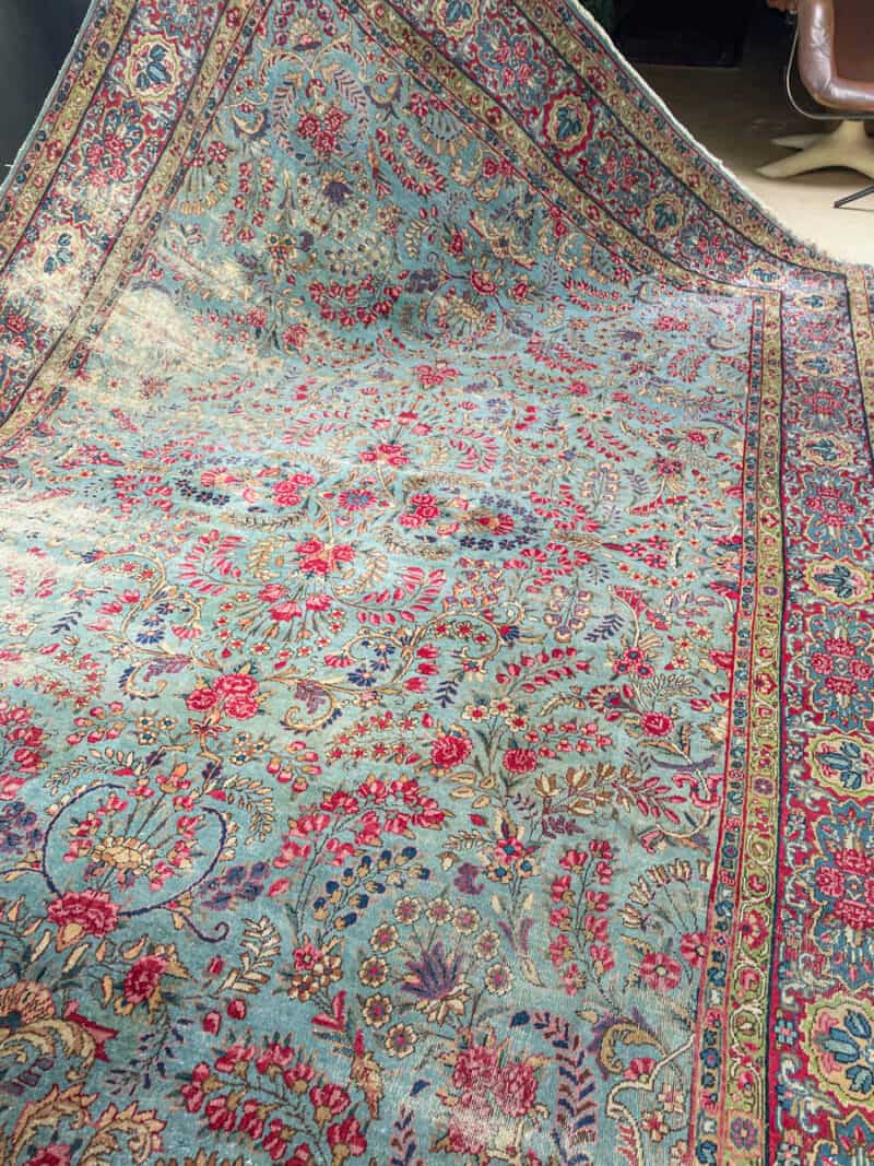 puoliantiikkinen taivaansininen kirman 1940 luvulta 340 x 243 cm