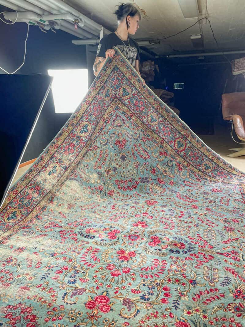 puoliantiikkinen taivaansininen kirman 1940 luvulta 340 x 243 cm