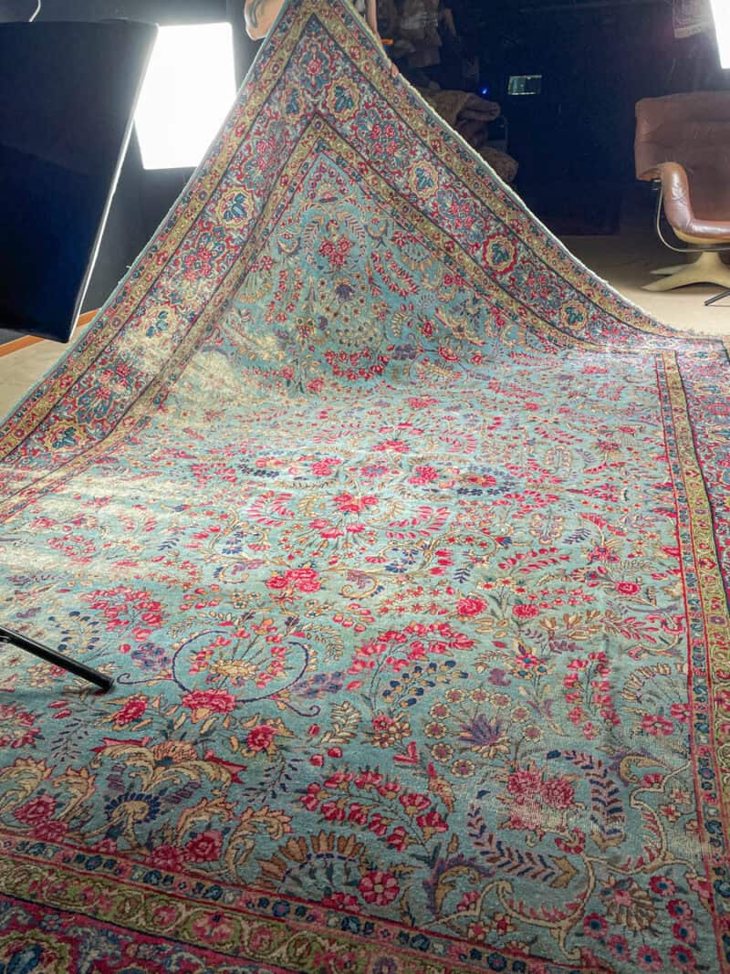 puoliantiikkinen taivaansininen kirman 1940 luvulta 340 x 243 cm