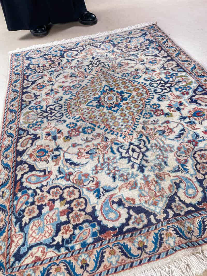 tyrmäävä nain silkillä 137 x 85 cm (kopio)
