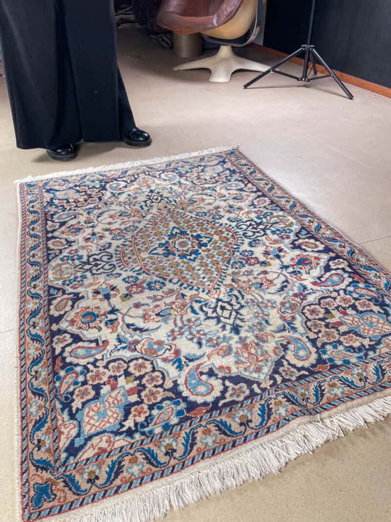 elegantti nain silkillä 130 x 95 cm