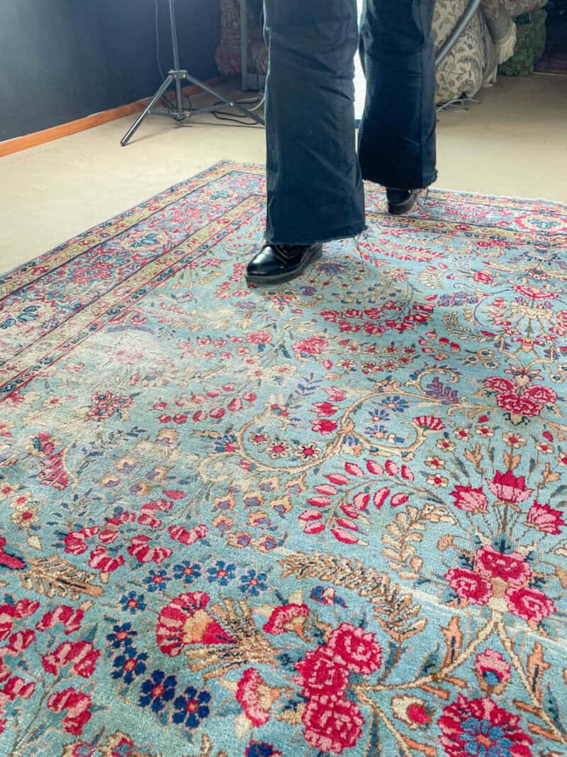 puoliantiikkinen taivaansininen kirman 1940 luvulta 340 x 243 cm