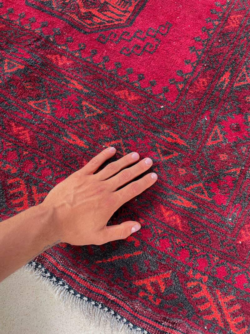 tummanpunainen afgaanimatto 1960 luvulta 285 x 214 cm (kopio)
