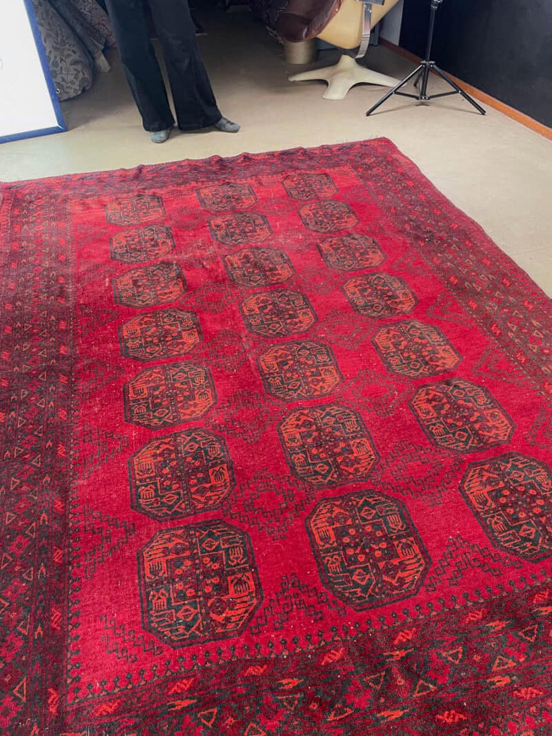 tummanpunainen afgaanimatto 1960 luvulta 285 x 214 cm (kopio)