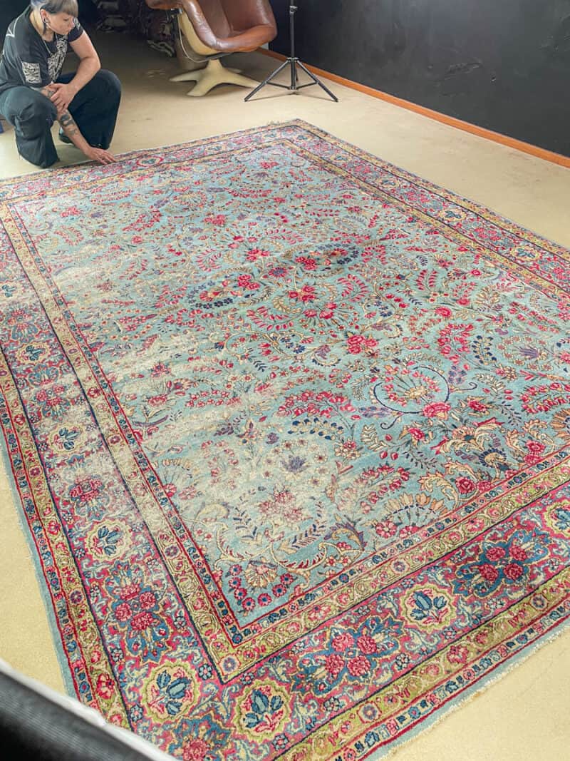 puoliantiikkinen taivaansininen kirman 1940 luvulta 340 x 243 cm