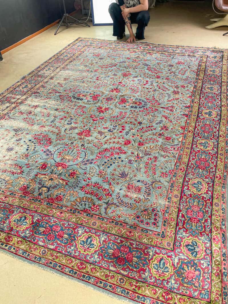 puoliantiikkinen taivaansininen kirman 1940 luvulta 340 x 243 cm