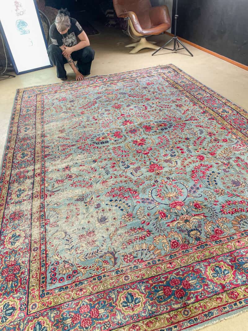 puoliantiikkinen taivaansininen kirman 1940 luvulta 340 x 243 cm