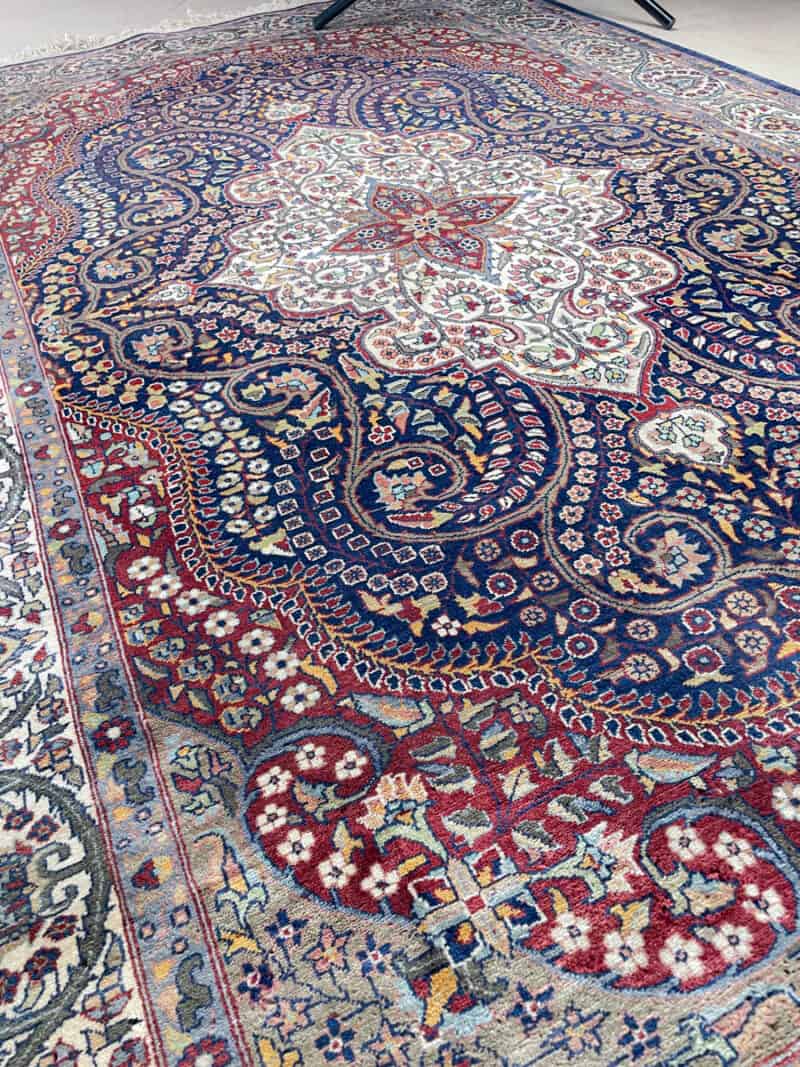 erittäin yksityiskohtainen sininen ghom 223 x 140 cm