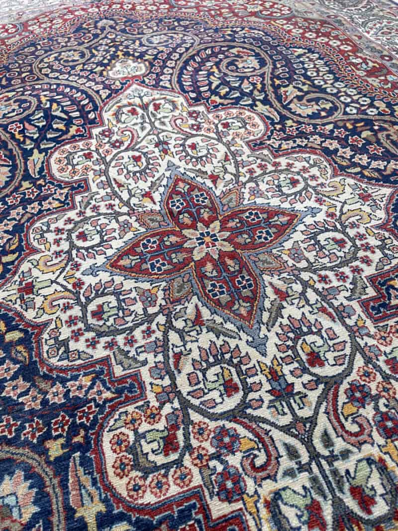 erittäin yksityiskohtainen sininen ghom 223 x 140 cm