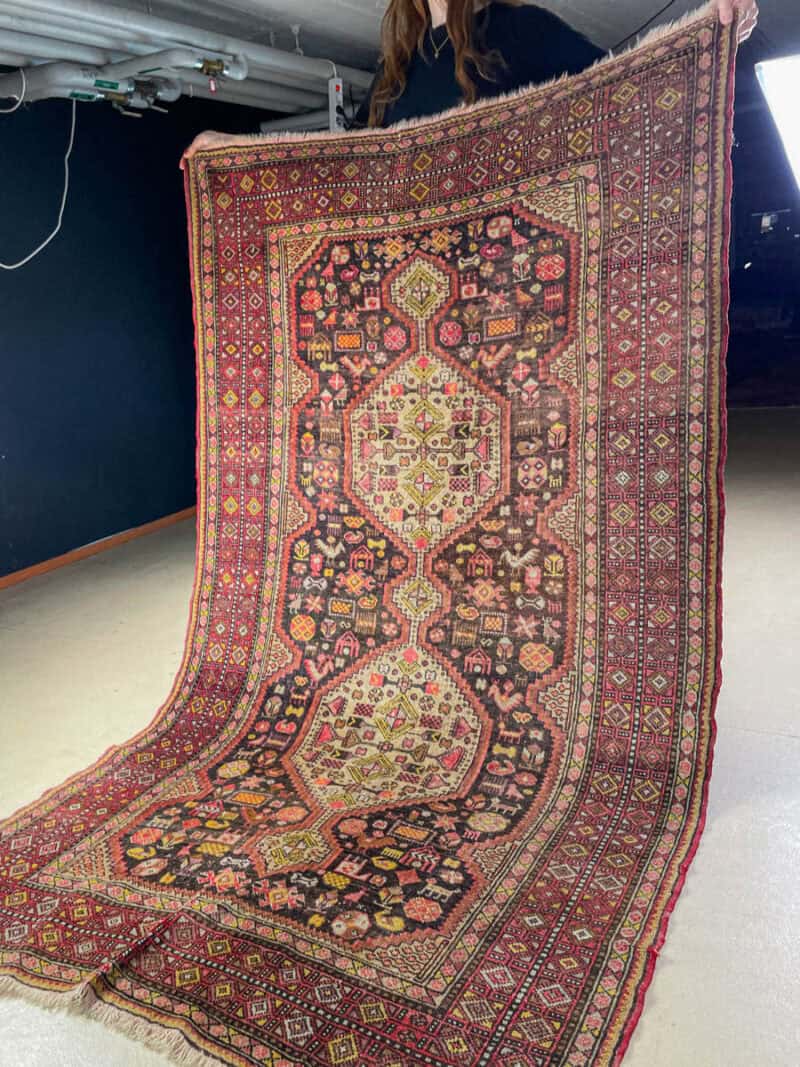 eläinteemainen puoliantiikki gasghai 1950 luvulta 220 x 130 cm