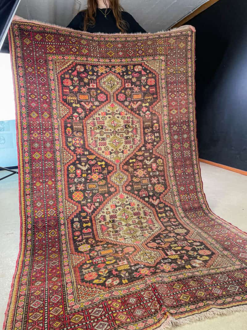 eläinteemainen puoliantiikki gasghai 1950 luvulta 220 x 130 cm