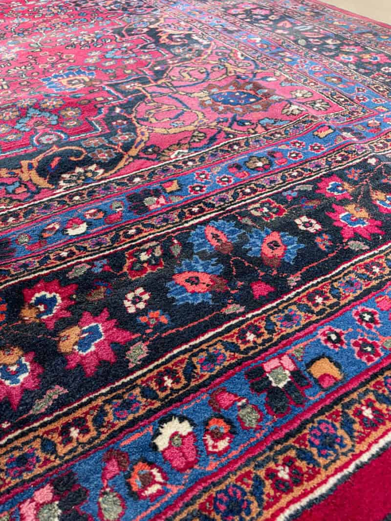 palatsikokoinen viininpunainen meshed 1960 luvulta  410 x 310 cm (kopio)