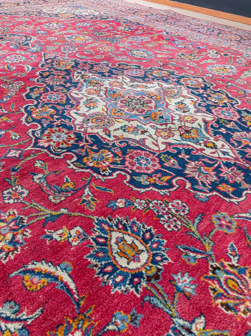 tyrmäävä palatsikokoinen keshan  400 x 290 cm (kopio)