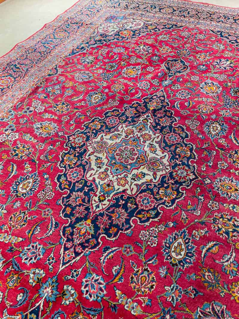tyrmäävä palatsikokoinen keshan  400 x 290 cm (kopio)