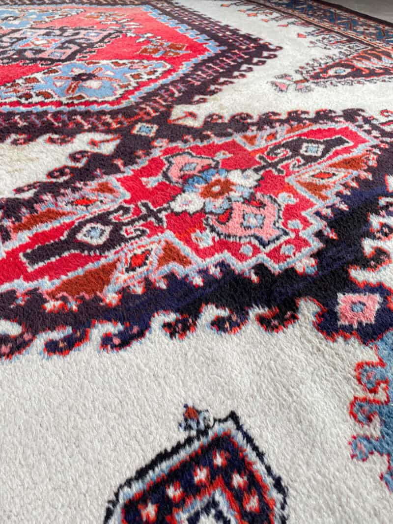 tyrmäävä wiss 1970 luvulta 300 x 195 cm (kopio)