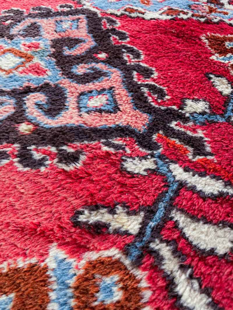 tyrmäävä wiss 1970 luvulta 300 x 195 cm (kopio)