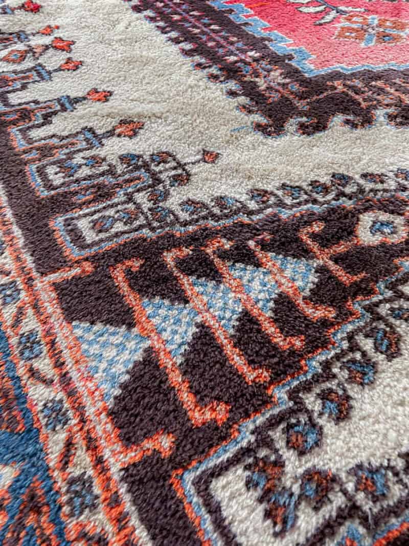 tyrmäävä wiss 1970 luvulta 300 x 195 cm (kopio)